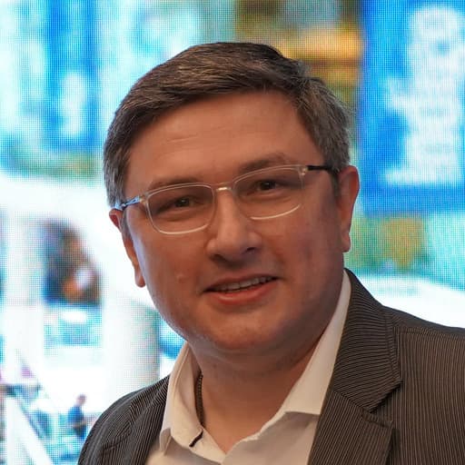 Vlad Melnik Headshot