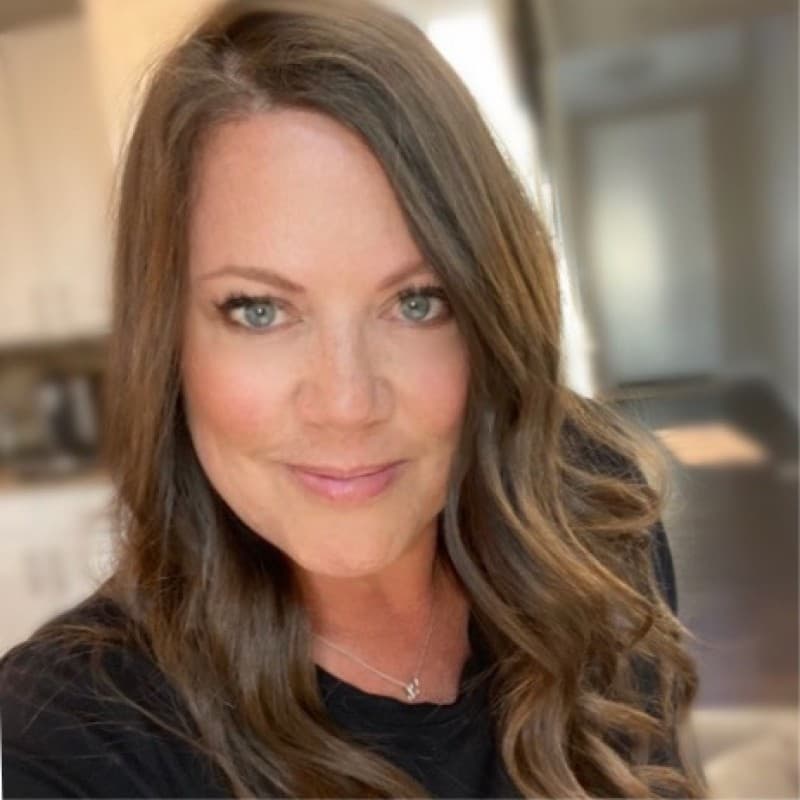 tessa ohmart headshot